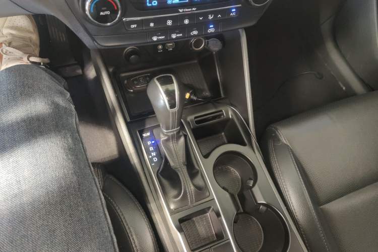 Used Hyundai Tucson 2015 1.6T Dual-Clutch Two-Wheel-Drive Smart Model Gear Lever
