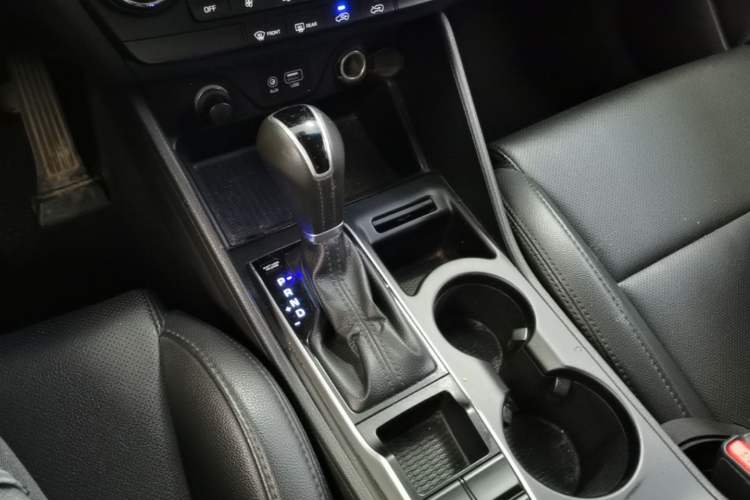 Used Hyundai Tucson 2015 1.6T Dual-Clutch Two-Wheel-Drive Smart Model Gear Lever