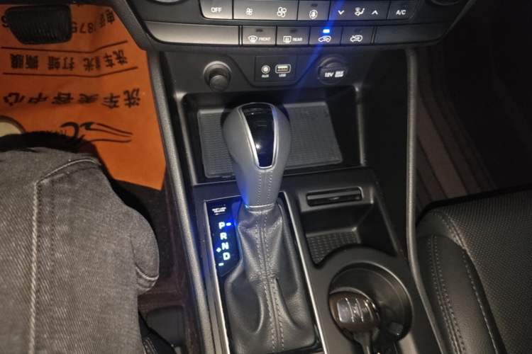 Used Hyundai Tucson 2015 1.6T Dual-Clutch Two-Wheel-Drive Smart Model Gear Lever