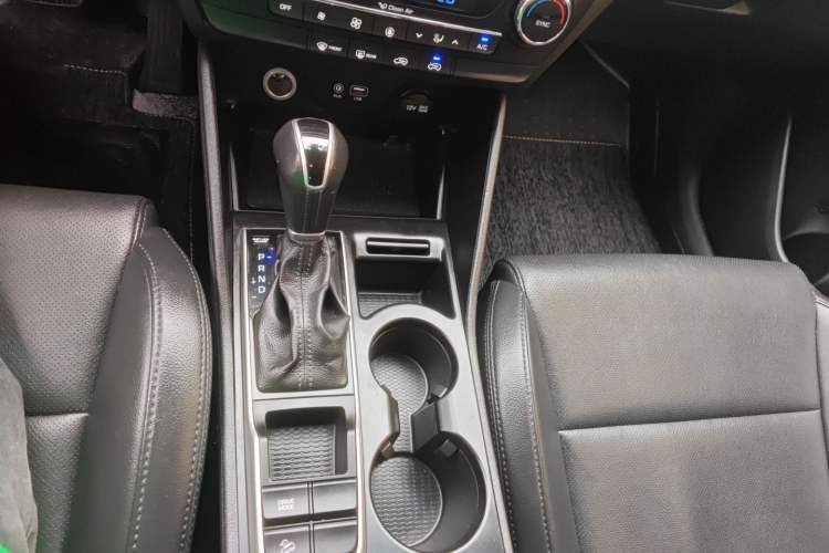 Used Hyundai Tucson 2015 1.6T Dual-Clutch Two-Wheel-Drive Smart Model Gear Lever