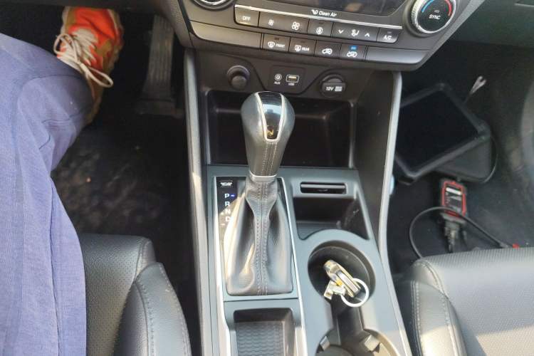 Used Hyundai Tucson 2015 1.6T Dual-Clutch Two-Wheel-Drive Smart Model Gear Lever