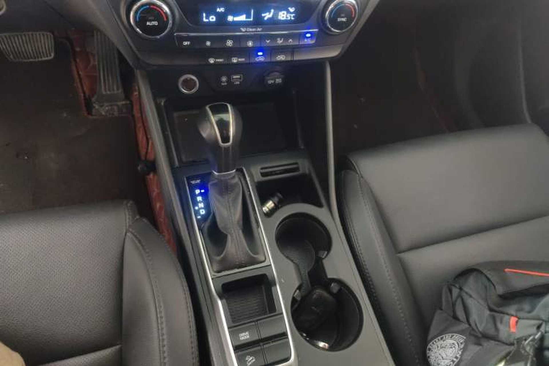 Used Hyundai Tucson 2015 1.6T Dual-Clutch Two-Wheel-Drive Smart Model Gear Lever