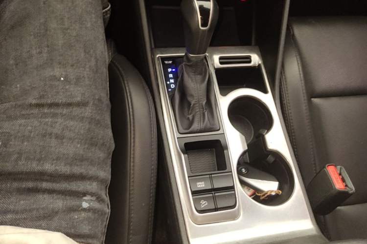 Used Hyundai Tucson 2015 1.6T Dual-Clutch Two-Wheel-Drive Smart Model Gear Lever