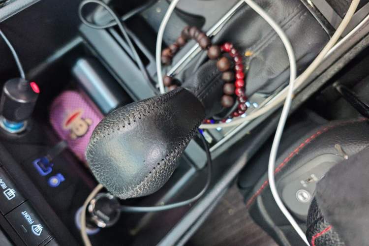 Used Hyundai Tucson 2015 1.6T Dual-Clutch Two-Wheel-Drive Leading Model Gear Lever