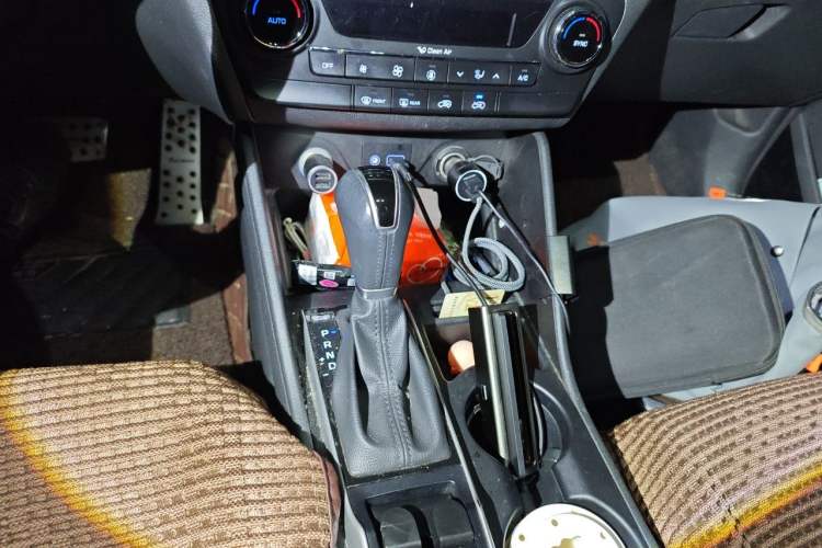 Used Hyundai Tucson 2015 1.6T Dual-Clutch Two-Wheel-Drive Leading Model Gear Lever