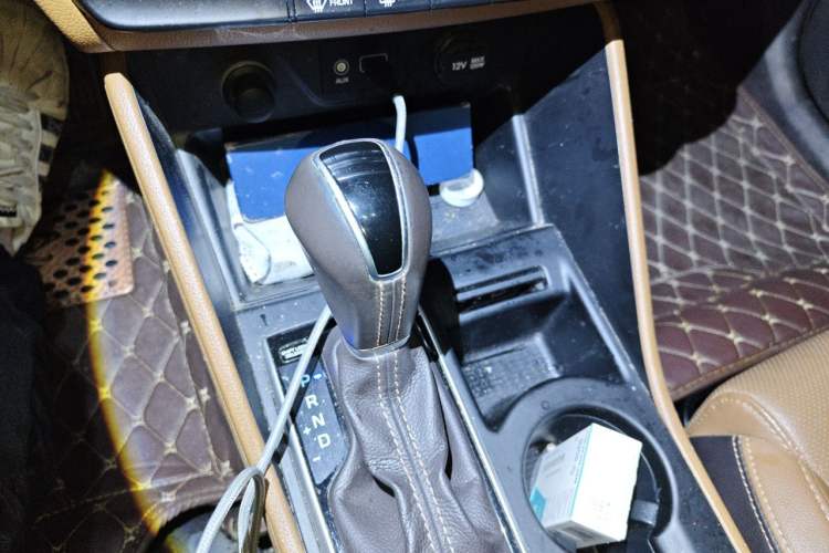 Used Hyundai Tucson 2015 1.6T Dual-Clutch Two-Wheel-Drive Smart Model Gear Lever