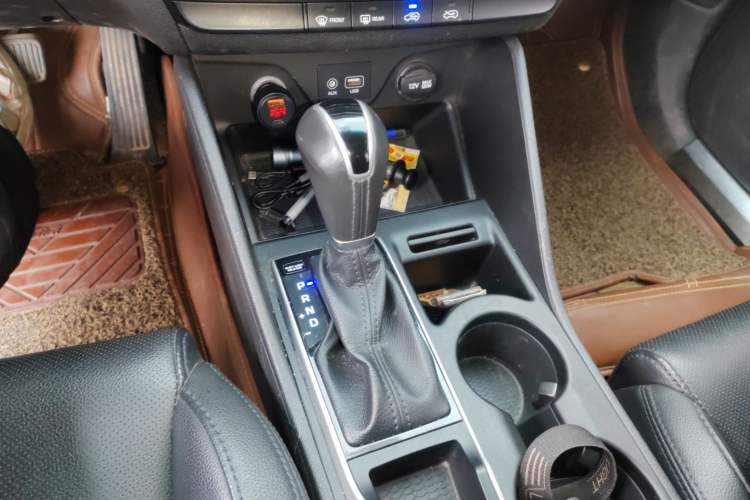 Used Hyundai Tucson 2015 1.6T Dual-Clutch Two-Wheel-Drive Smart Model Gear Lever