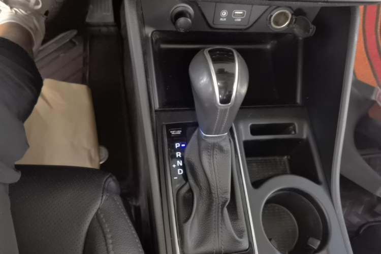 Used Hyundai Tucson 2015 1.6T Dual-Clutch Two-Wheel-Drive Smart Model Gear Lever
