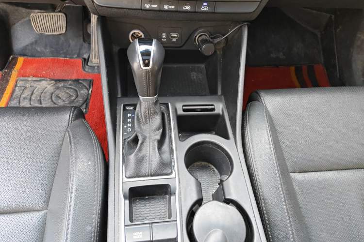 Used Hyundai Tucson 2015 1.6T Dual-Clutch Two-Wheel-Drive Smart Model Gear Lever