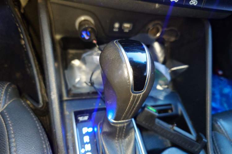 Used Hyundai Tucson 2015 1.6T Dual-Clutch Two-Wheel-Drive Smart Model Gear Lever