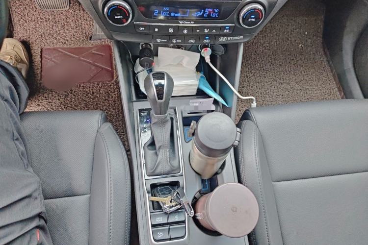 Used Hyundai Tucson 2015 1.6T Dual-Clutch Two-Wheel-Drive Leading Model Gear Lever