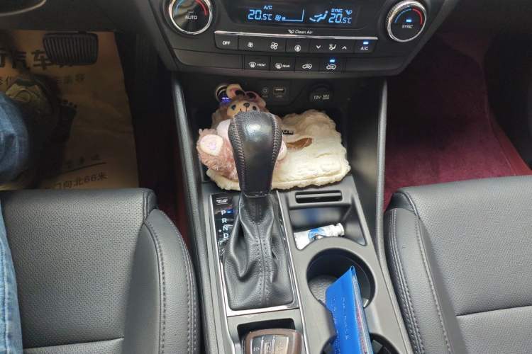 Used Hyundai Tucson 2015 1.6T Dual-Clutch Two-Wheel-Drive Leading Model Gear Lever