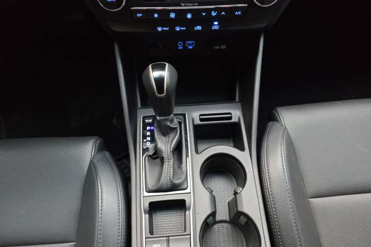 Used Hyundai Tucson 2015 1.6T Dual-Clutch Two-Wheel-Drive Smart Model Gear Lever