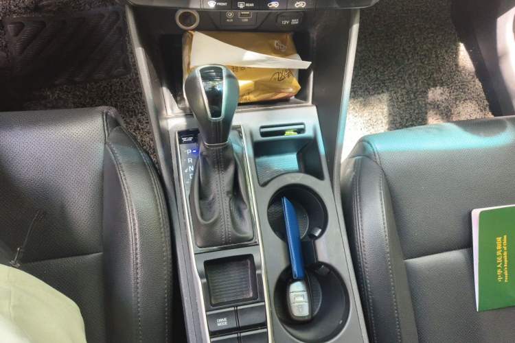 Used Hyundai Tucson 2015 1.6T Dual-Clutch Two-Wheel-Drive Smart Model Gear Lever