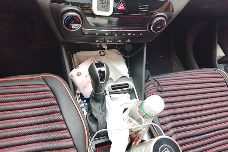 Used Hyundai Tucson 2015 1.6T Dual-Clutch Two-Wheel-Drive Smart Model Gear Lever