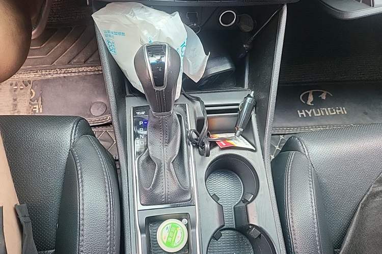 Used Hyundai Tucson 2015 1.6T Dual-Clutch Two-Wheel-Drive Smart Model Gear Lever