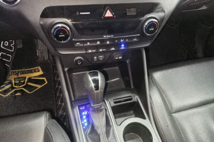 Used Hyundai Tucson 2015 1.6T Dual-Clutch Two-Wheel-Drive Smart Model Gear Lever