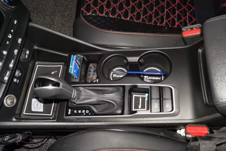 Used Hyundai Tucson 2015 1.6T Dual-Clutch Two-Wheel-Drive Smart Model Gear Lever