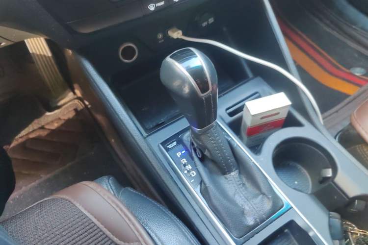 Used Hyundai Tucson 2015 1.6T Dual-Clutch Two-Wheel-Drive Smart Model Gear Lever