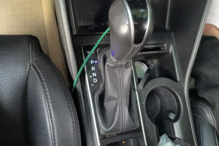 Used Hyundai Tucson 2015 1.6T Dual-Clutch Two-Wheel-Drive Leading Model Gear Lever