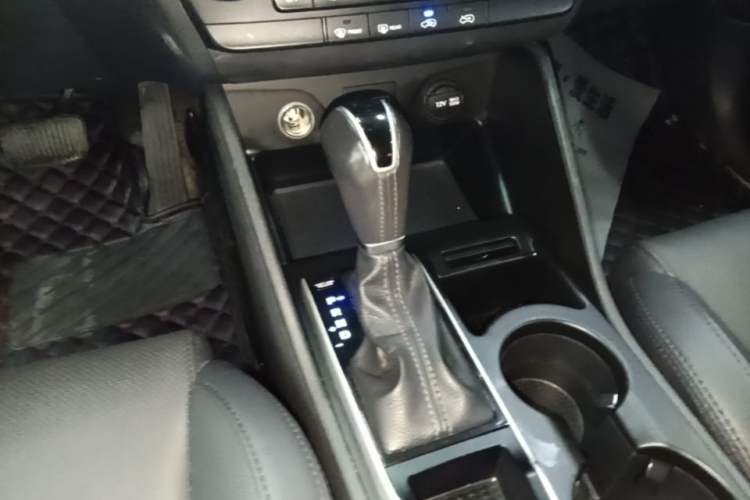 Used Hyundai Tucson 2015 1.6T Dual-Clutch Two-Wheel-Drive Smart Model Gear Lever
