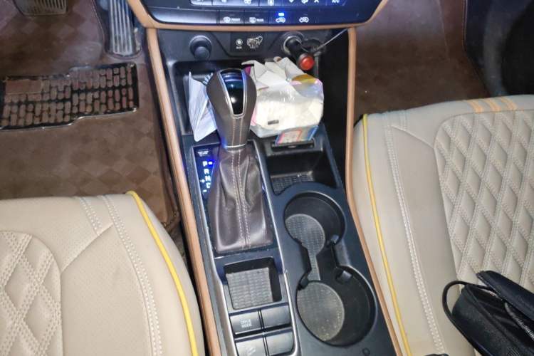 Used Hyundai Tucson 2015 1.6T Dual-Clutch Two-Wheel-Drive Smart Model Gear Lever