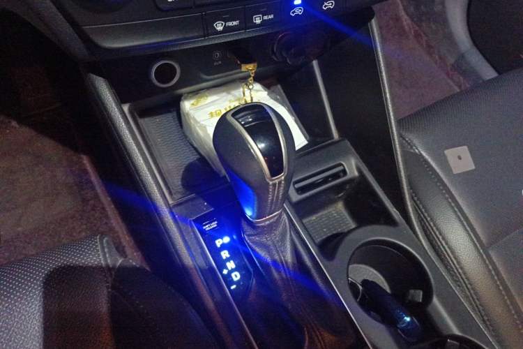 Used Hyundai Tucson 2015 1.6T Dual-Clutch Two-Wheel-Drive Smart Model Gear Lever