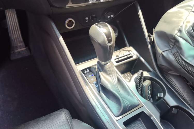 Used Hyundai Tucson 2015 1.6T Dual-Clutch Two-Wheel-Drive Smart Model Gear Lever