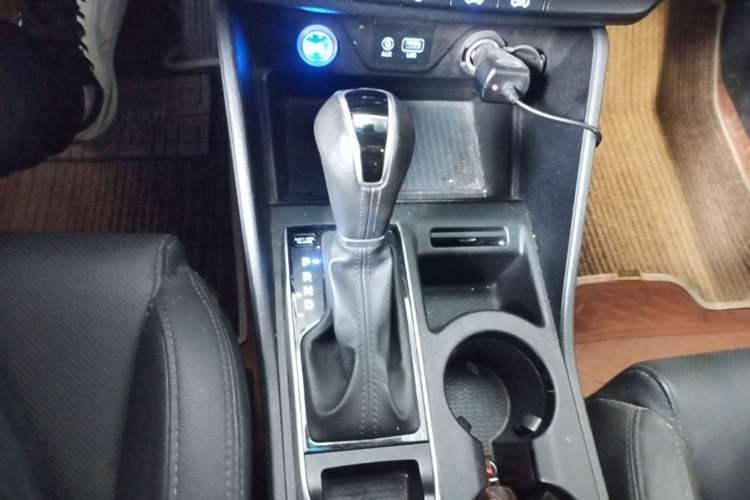Used Hyundai Tucson 2015 1.6T Dual-Clutch Two-Wheel-Drive Leading Model Gear Lever