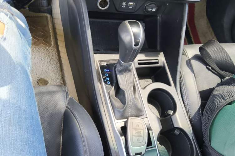 Used Hyundai Tucson 2015 1.6T Dual-Clutch Two-Wheel-Drive Smart Model Gear Lever