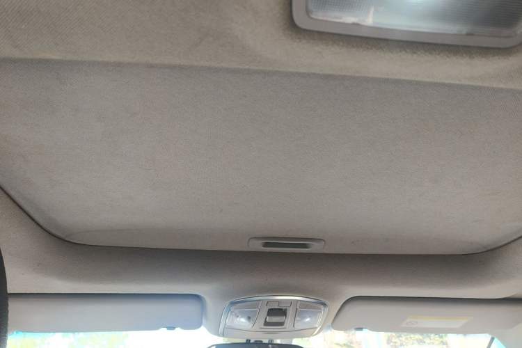 Used Hyundai Tucson 2015 1.6T Dual-Clutch Two-Wheel-Drive Smart Model Headliner