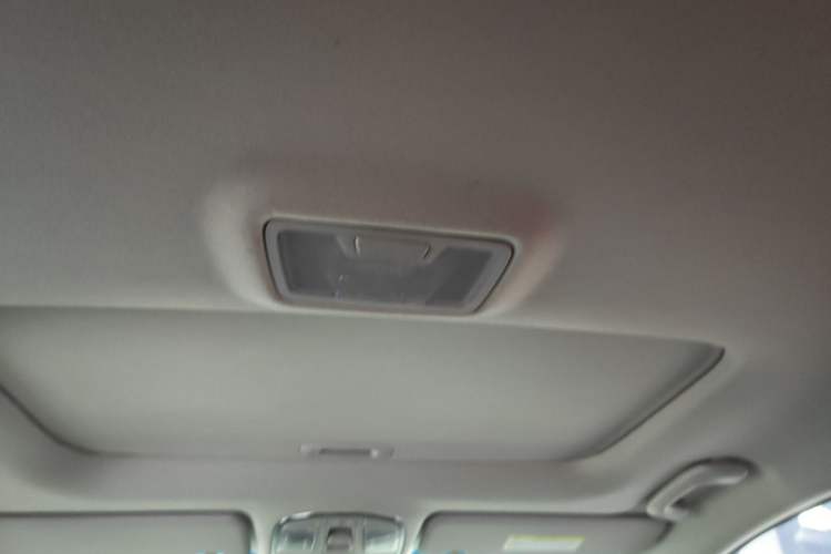 Used Hyundai Tucson 2015 1.6T Dual-Clutch Two-Wheel-Drive Smart Model Headliner