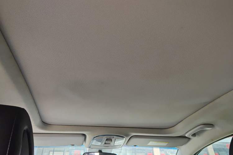Used Hyundai Tucson 2015 1.6T Dual-Clutch Two-Wheel-Drive Smart Model Headliner