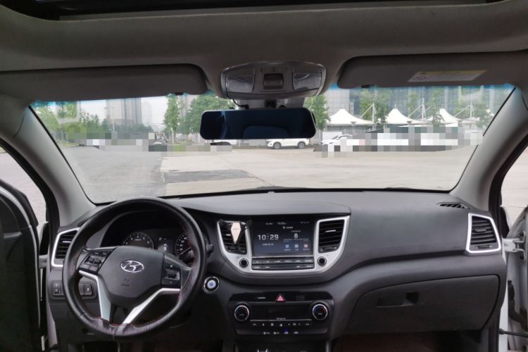 Used Hyundai Tucson 2015 1.6T Dual-Clutch Two-Wheel-Drive Smart Model Headliner