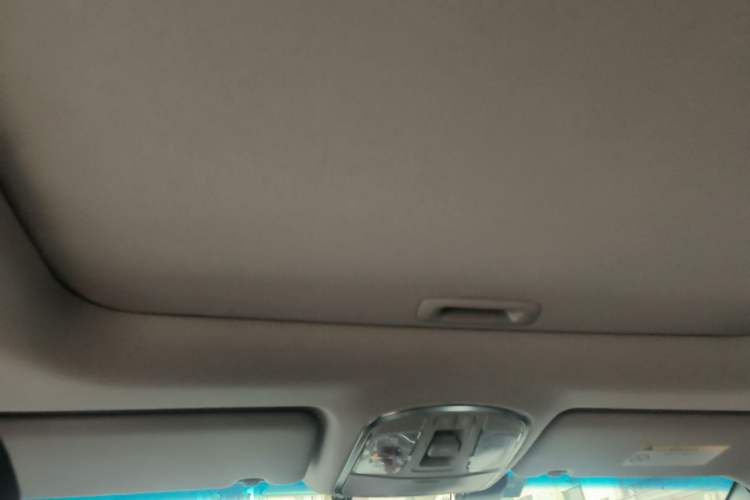 Used Hyundai Tucson 2015 1.6T Dual-Clutch Two-Wheel-Drive Smart Model Headliner