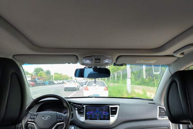Used Hyundai Tucson 2015 2.0L Automatic Two-Wheel Drive Smart Version Headliner