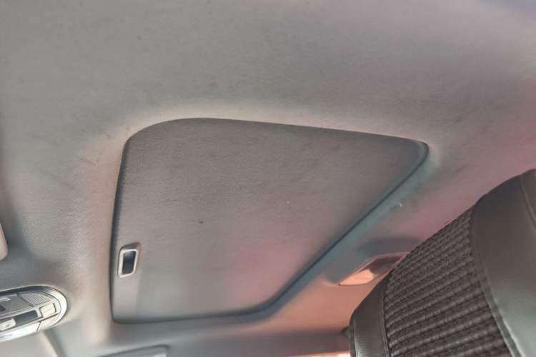 Used Hyundai Tucson 2015 1.6T Dual-Clutch Two-Wheel-Drive Smart Model Headliner