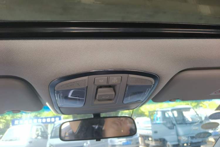 Used Hyundai Tucson 2015 1.6T Dual-Clutch Two-Wheel-Drive Smart Model Headliner