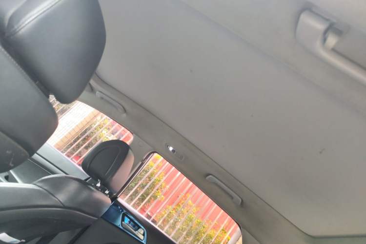 Used Hyundai Tucson 2015 1.6T Dual-Clutch Two-Wheel-Drive Smart Model Headliner