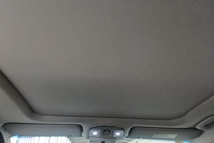 Used Hyundai Tucson 2015 1.6T Dual-Clutch Two-Wheel-Drive Smart Model Headliner