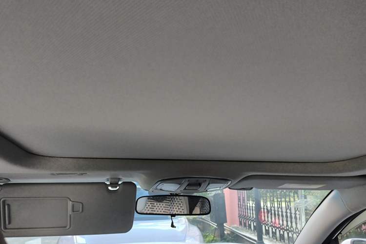 Used Hyundai Tucson 2015 1.6T Dual-Clutch Two-Wheel-Drive Smart Model Headliner