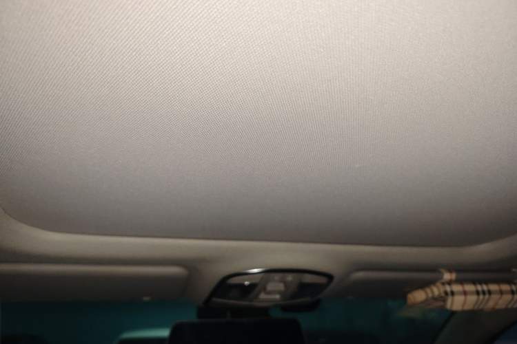 Used Hyundai Tucson 2015 1.6T Dual-Clutch Two-Wheel-Drive Smart Model Headliner