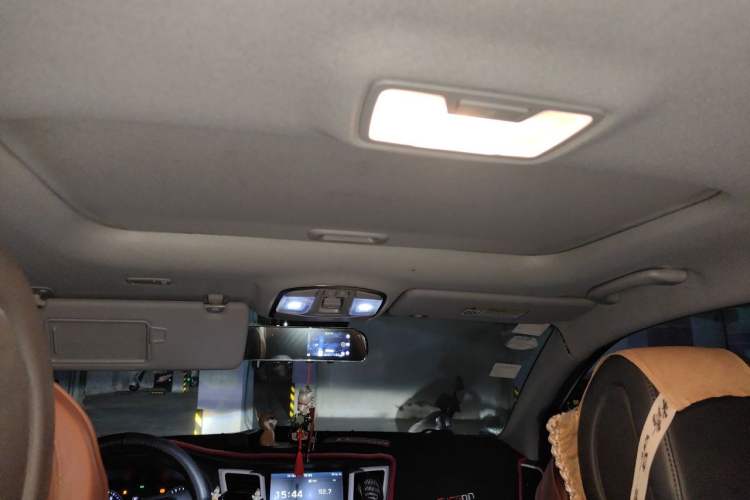 Used Hyundai Tucson 2015 1.6T Dual-Clutch Two-Wheel-Drive Smart Model Headliner