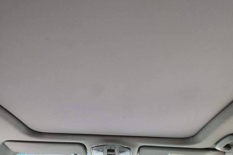 Used Hyundai Tucson 2015 1.6T Dual-Clutch Two-Wheel-Drive Smart Model Headliner