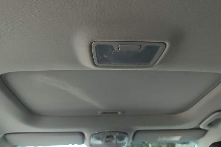 Used Hyundai Tucson 2015 1.6T Dual-Clutch Two-Wheel-Drive Smart Model Headliner