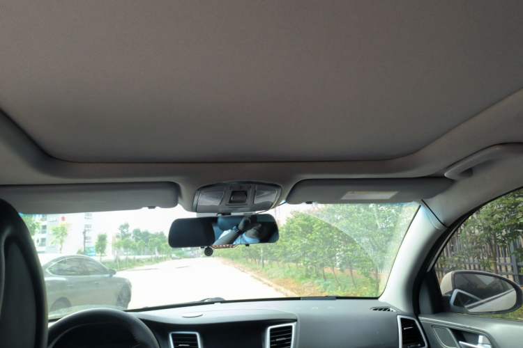 Used Hyundai Tucson 2015 1.6T Dual-Clutch Two-Wheel-Drive Smart Model Headliner