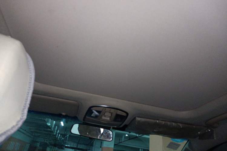 Used Hyundai Tucson 2015 1.6T Dual-Clutch Two-Wheel-Drive Smart Model Headliner