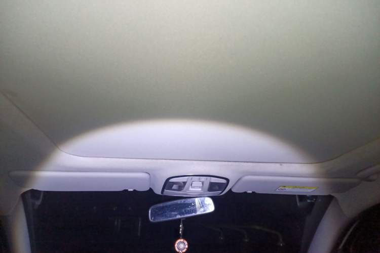 Used Hyundai Tucson 2015 1.6T Dual-Clutch Two-Wheel-Drive Smart Model Headliner