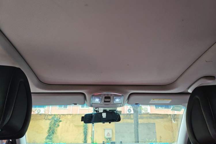 Used Hyundai Tucson 2015 1.6T Dual-Clutch Two-Wheel-Drive Smart Model Headliner