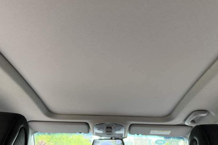 Used Hyundai Tucson 2015 1.6T Dual-Clutch Two-Wheel-Drive Smart Model Headliner